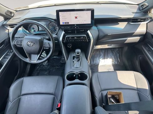 Used 2024 Toyota Venza XLE AWD/4WD image 10