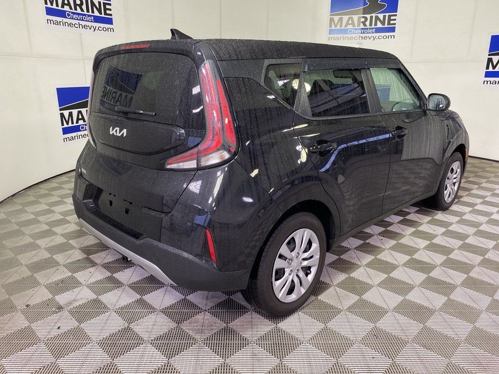 Used 2024 Kia Soul LX FWD image 16