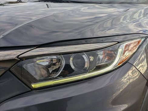 Used 2022 Honda HR-V LX image 7