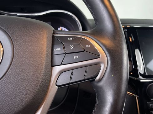 Used 2020 Jeep Grand Cherokee Limited AWD/4WD image 27