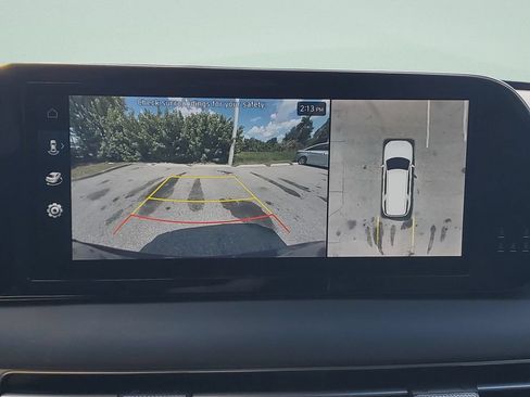 Used 2024 Hyundai Palisade Limited FWD image 18