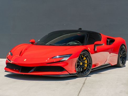 Used 2021 Ferrari SF90 Stradale AWD/4WD image 5