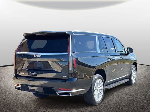 Used 2022 Cadillac Escalade ESV Luxury image 2