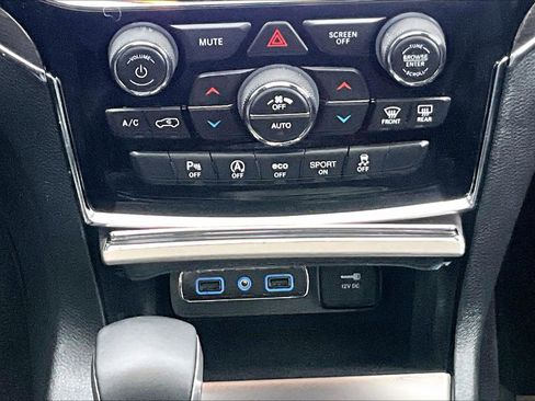 Used 2019 Jeep Grand Cherokee Overland image 24