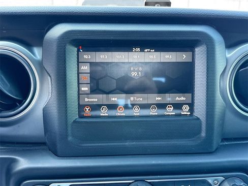 Used 2022 Jeep Gladiator Sport image 15