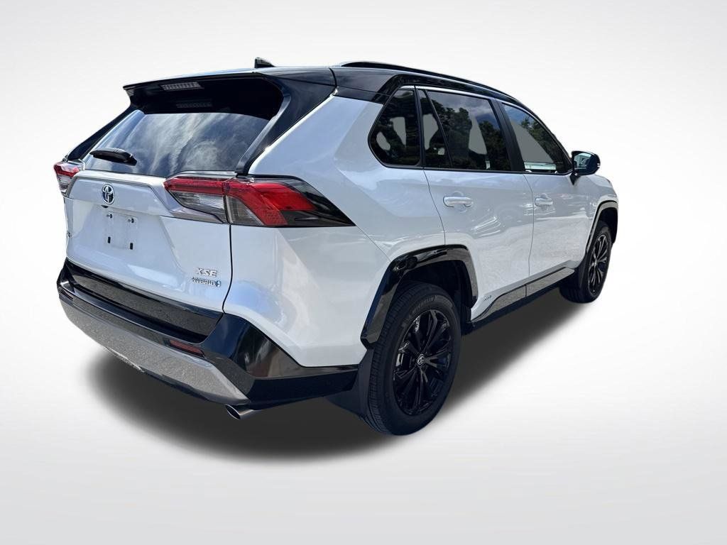 Used 2024 Toyota RAV4 XSE AWD/4WD image 3