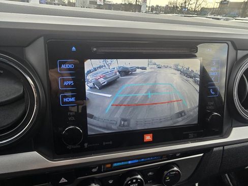 Used 2018 Toyota Tacoma Limited image 26