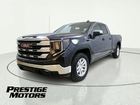 Used 2023 GMC Sierra 1500 SLE w/ Enhanced Capability Package AWD/4WD image 3