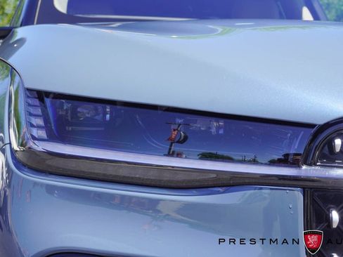 Used 2025 Lincoln Nautilus Premier AWD/4WD image 19