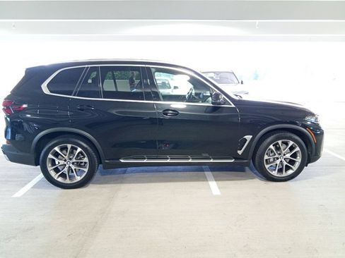 Used 2024 BMW X5 xDrive40i w/ Premium Package AWD/4WD image 4