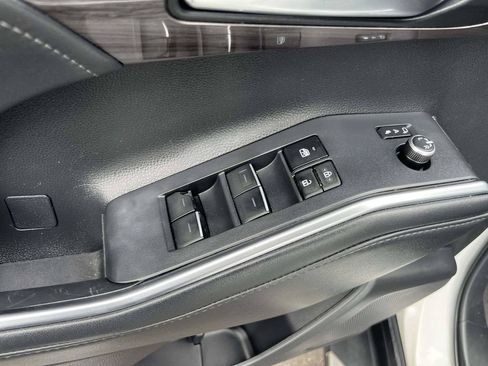 Used 2023 Toyota Highlander Platinum AWD/4WD image 15