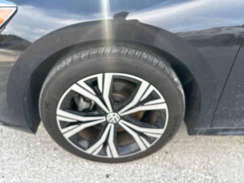 Used 2022 Volkswagen Passat 2.0T SE FWD image 20