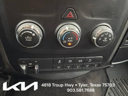 Used 2015 RAM 2500 Tradesman w/ Chrome Appearance Group AWD/4WD image 19