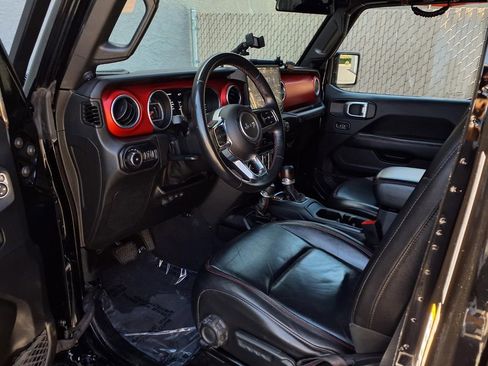 Used 2018 Jeep Wrangler Unlimited Rubicon w/ Safety Group AWD/4WD image 13