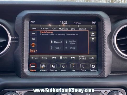 Used 2022 Jeep Wrangler Unlimited Sahara AWD/4WD image 28