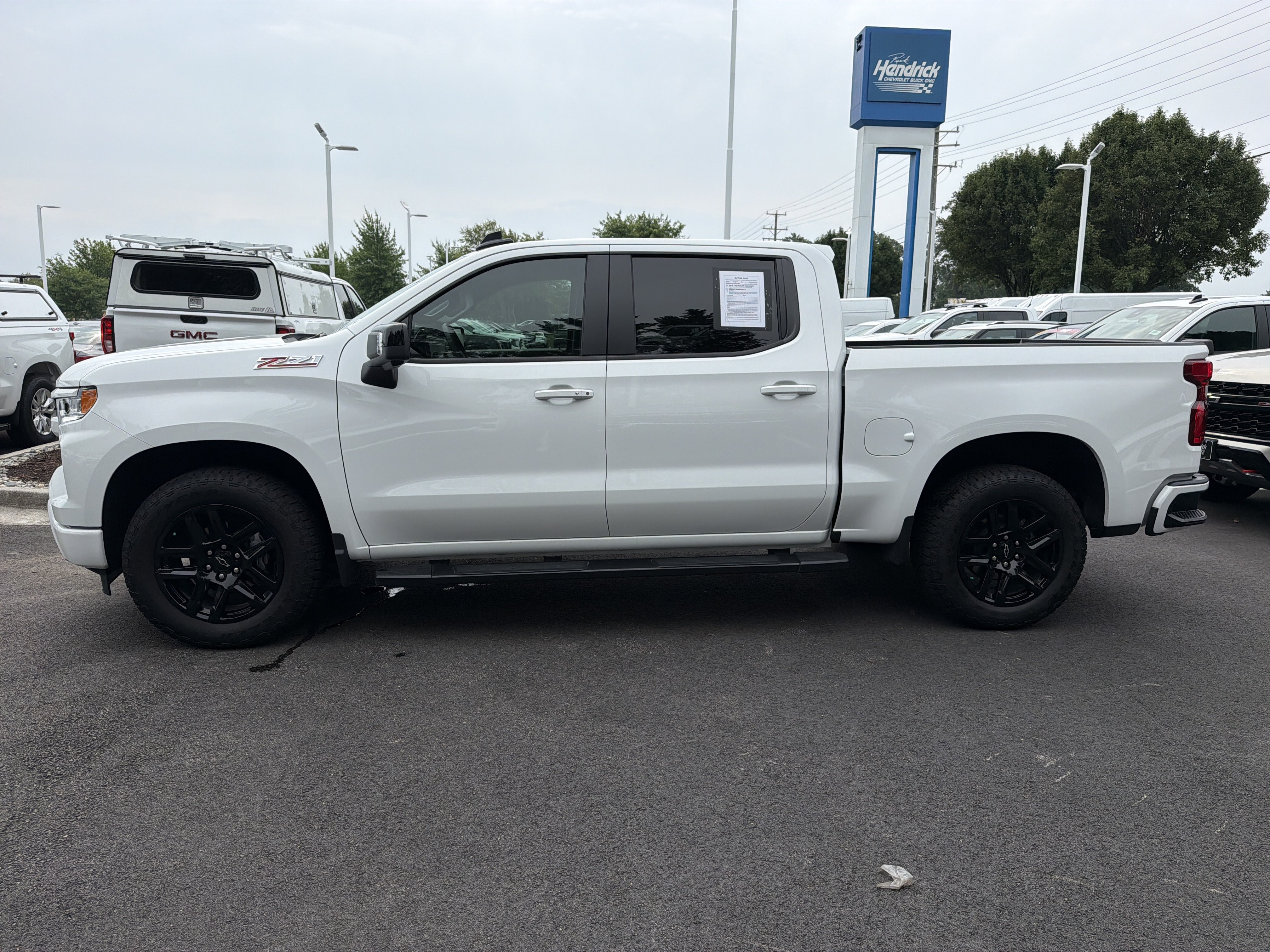 Used 2025 Chevrolet Silverado 1500 RST AWD/4WD image 6