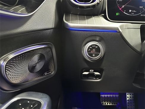 Used 2025 Mercedes-Benz C 300 4MATIC Sedan image 16