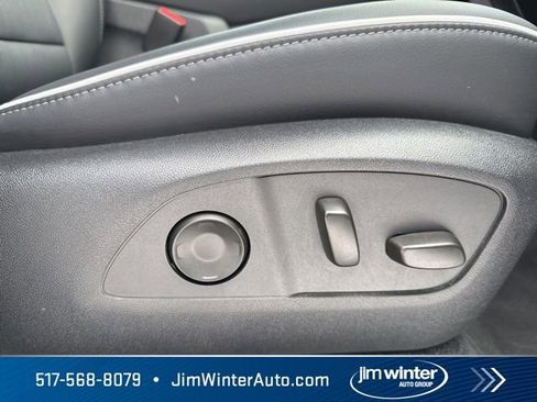 Used 2025 Buick Enclave Preferred image 16