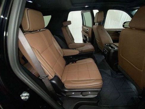 Used 2026 Chevrolet Tahoe High Country AWD/4WD image 36