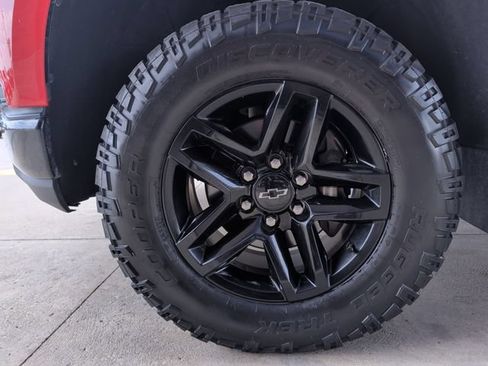 Used 2019 Chevrolet Silverado 1500 LT Trail Boss AWD/4WD image 24