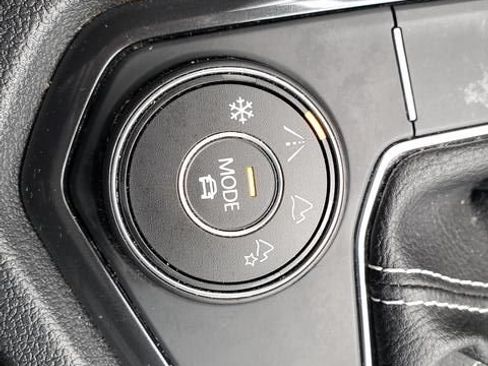 Used 2023 Volkswagen Tiguan SE w/ Panoramic Sunroof Package AWD/4WD image 21