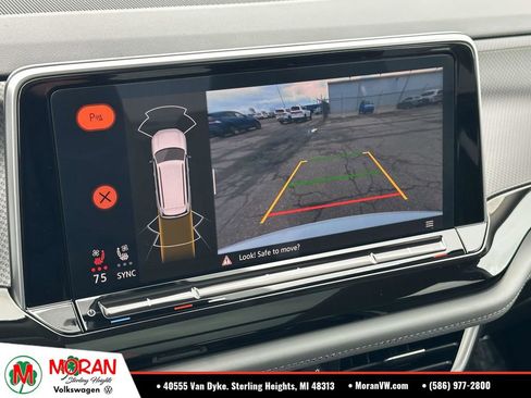 Certified 2025 Volkswagen Atlas Peak Edition SE AWD/4WD image 30