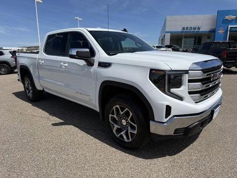 New 2026 GMC Sierra 1500 SLE image 12