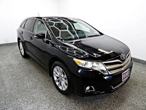Used 2014 Toyota Venza LE image 3