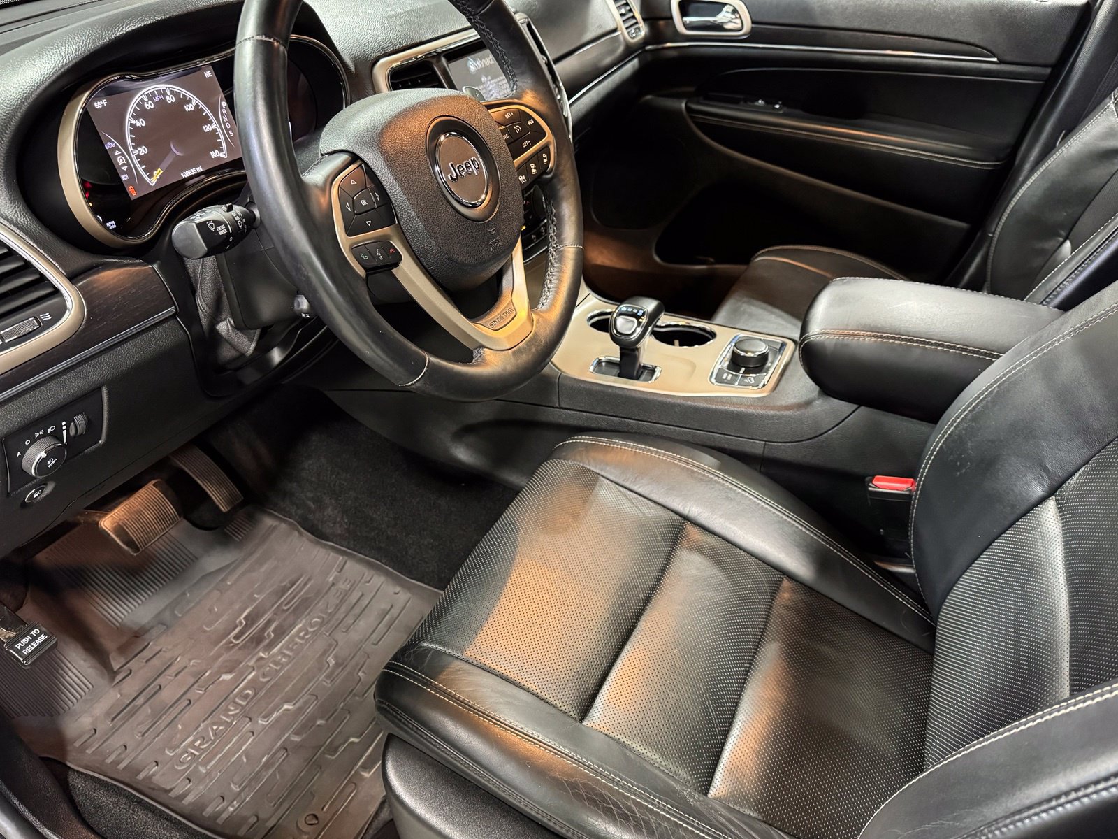 Used 2014 Jeep Grand Cherokee Limited w/ Luxury Group II AWD/4WD image 15