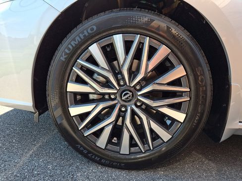 New 2026 Nissan Altima 2.5 SV FWD image 4