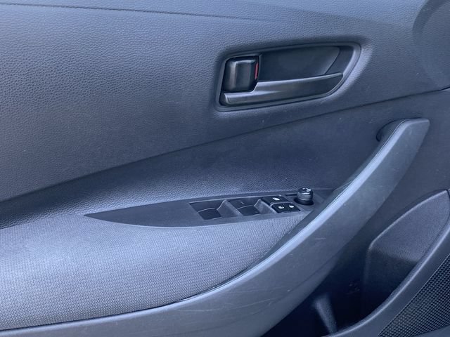 Used 2025 Toyota Corolla LE FWD image 17