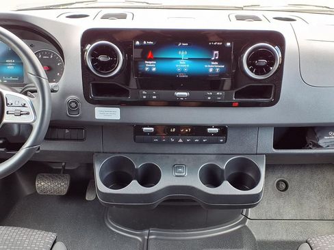 Used 2023 Mercedes-Benz Sprinter 3500 image 16
