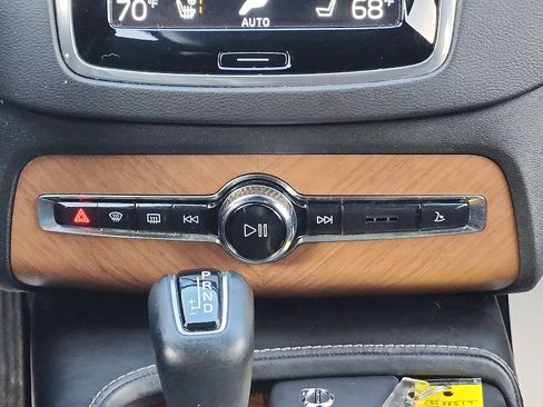 Used 2020 Volvo XC90 T6 Inscription w/ Protection Package image 18