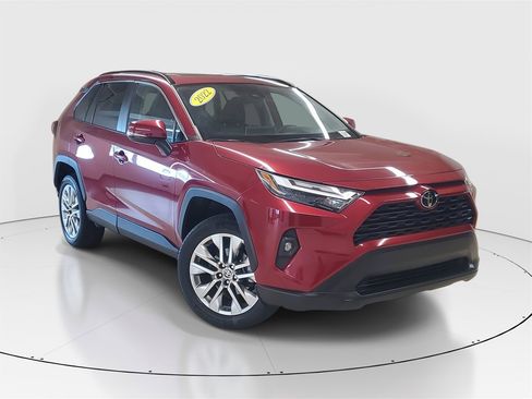 Used 2023 Toyota RAV4 XLE Premium image 2
