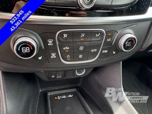 Used 2023 Chevrolet Traverse RS w/ LPO, Floor Liner Package AWD/4WD image 20