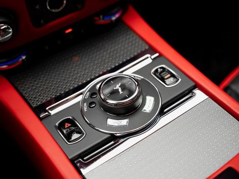 Used 2020 Rolls-Royce Wraith image 51