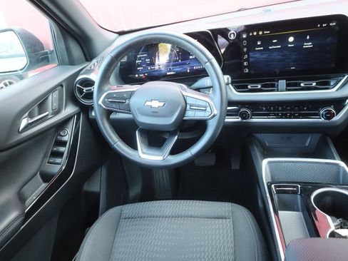 Used 2025 Chevrolet Equinox LT FWD image 23