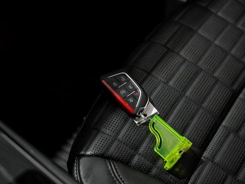 Used 2023 Cadillac Escalade ESV V image 59