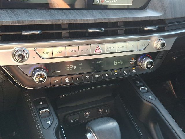 Used 2024 Kia Telluride EX w/ EX Captain's Chair Package FWD image 19