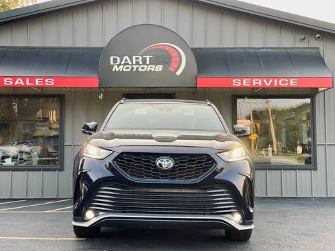 Used 2021 Toyota Highlander XSE image 2