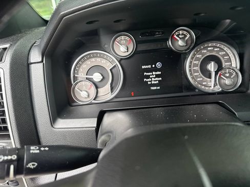 Used 2017 RAM 1500 Limited RWD image 6