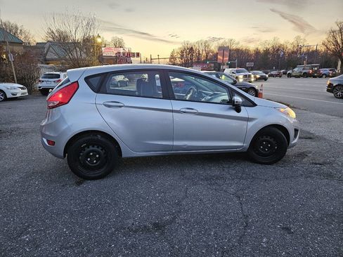 Used 2012 Ford Fiesta SE image 6