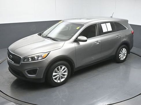 Used 2018 Kia Sorento L FWD image 42