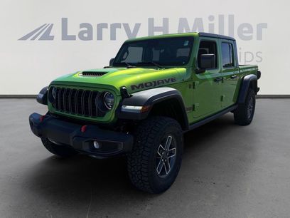 New 2025 Jeep Gladiator Mojave w/ Convenience Group