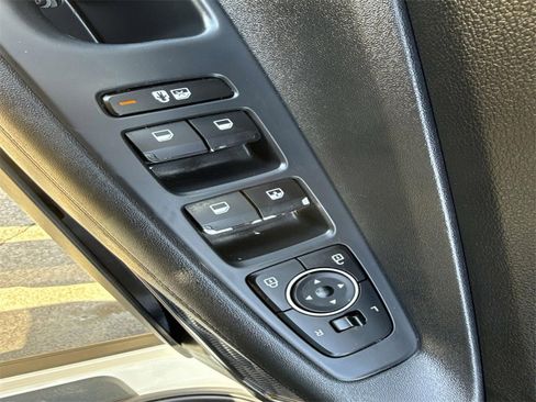 Used 2023 Hyundai Santa Fe SE image 12