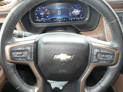 Used 2023 Chevrolet Suburban High Country AWD/4WD image 19