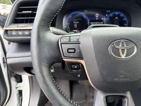 Used 2025 Toyota Crown Signia w/ Advanced Technology Package AWD/4WD image 17