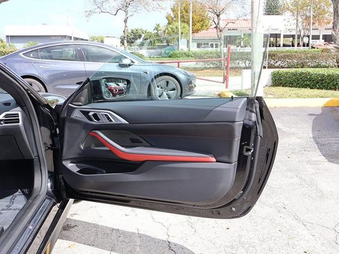 Used 2025 BMW M440i Convertible w/ Premium Package RWD image 29