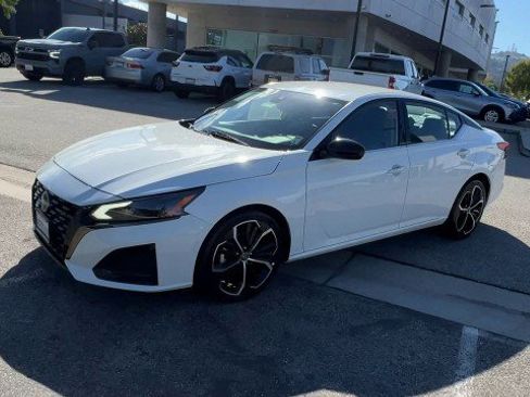 Used 2023 Nissan Altima 2.5 SR image 4