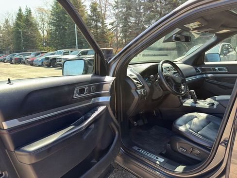Used 2018 Ford Explorer Sport w/ Equipment Group 401A AWD/4WD image 10